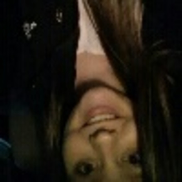 Profile Picture of Bree Dilley (@breebliing23) on Poshmark