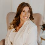 Profile Picture of Michelle Calloway (@michelle.weddingskc) on Instagram