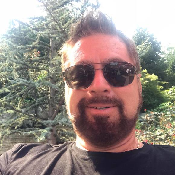 Profile Picture of Kenneth Albert (@kennethalbert) on Poshmark