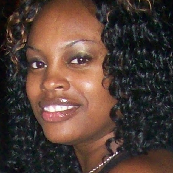 Profile Picture of Tawanda Moore (@tawandamoore) on Poshmark
