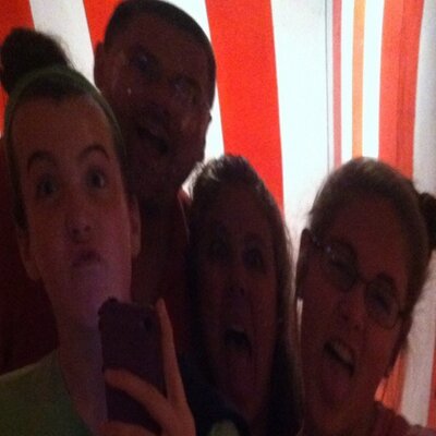 Profile Picture of Dawn Diebold (@LunchLadyDiebs) on Twitter