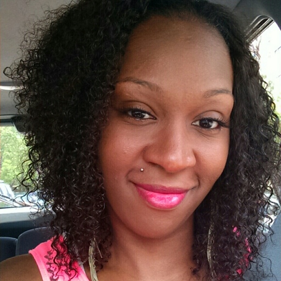 Profile Picture of Aisha Stewart (@aisha8046) on Poshmark