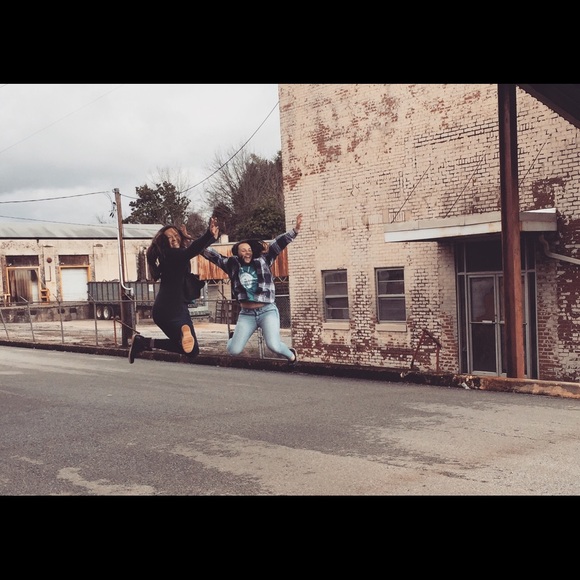 Profile Picture of Luvelle Closet (@morganashley_) on Poshmark