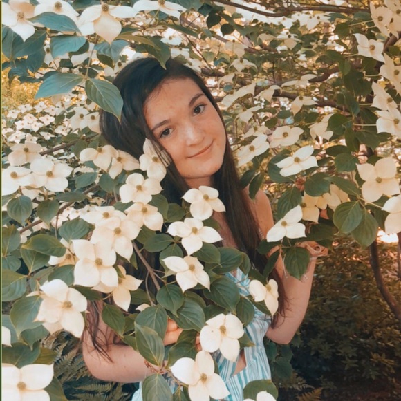 Profile Picture of Blaire Ichter (@blaire_i) on Poshmark