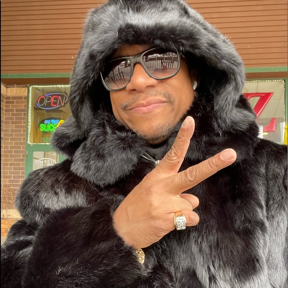 Profile Picture of Kelvin Scott (@kelvinscott531) on Poshmark