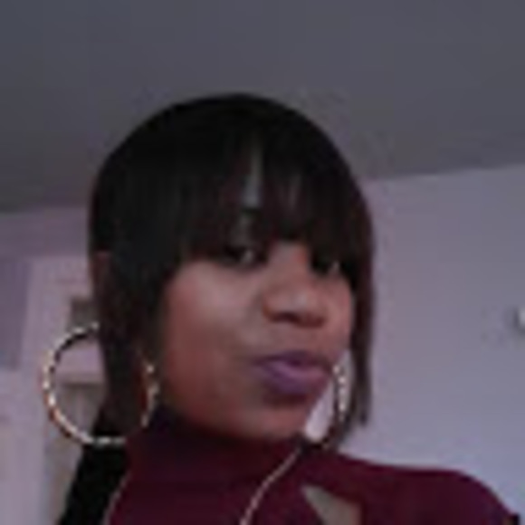 Profile Picture of Trustin Folkes (@theresachenault) on Poshmark