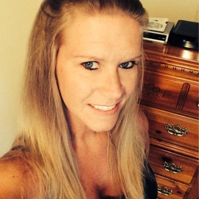Profile Picture of Kimberly Shifflett (@Gizzymo2) on Twitter