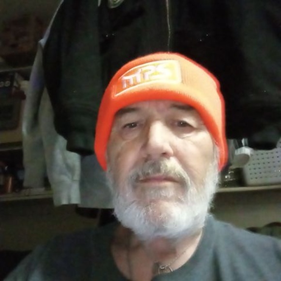 Bill Juilfs - Poshmark Profile Picture of Bill Juilfs (@bill_juilfs) on Poshmark