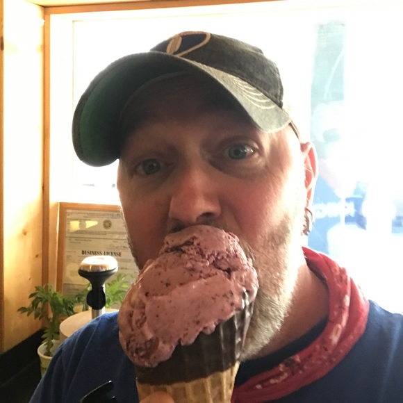 Profile Picture of Jason Barron (@captainbarron) on Poshmark