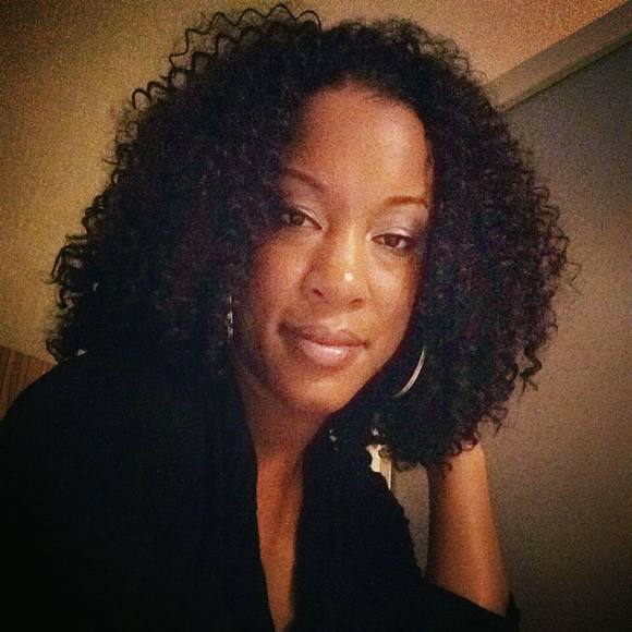 Profile Picture of Davida Mcelrath (@davidamcelrath) on Poshmark