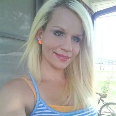 Profile Picture of Christalee (@Christa527Lee) on Twitter