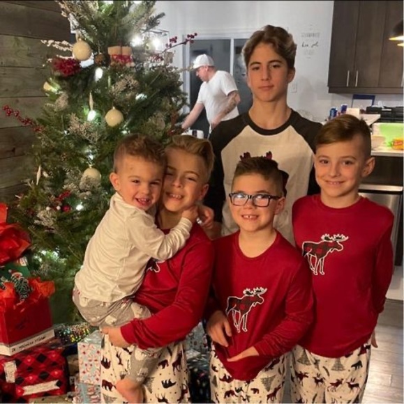 Profile Picture of Chelsey Pilon (@chelseymasse) on Poshmark