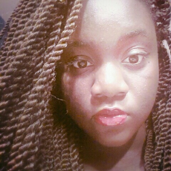 Profile Picture of Alexa Williams (@5toes23) on Poshmark