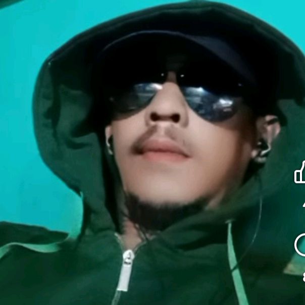 Profile Picture of ❤KUMIS TIPIS KLO SENYUM MANIS❤ (@alexsanderbrebes) on Tiktok