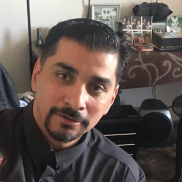 Profile Picture of Joe Hernandez (@jhernandez52678) on Poshmark