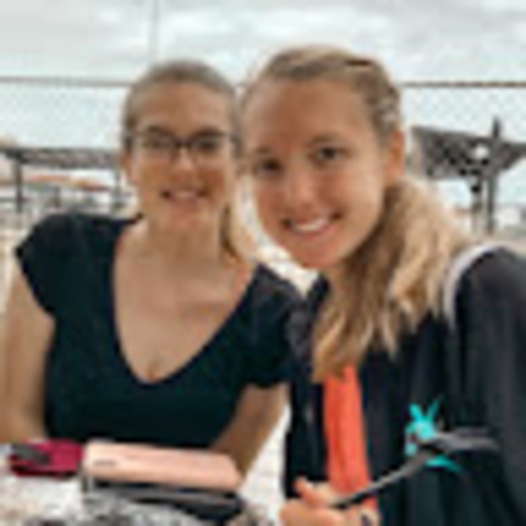Profile Picture of Haley Cottrell - student (@hcottrell105) on Poshmark