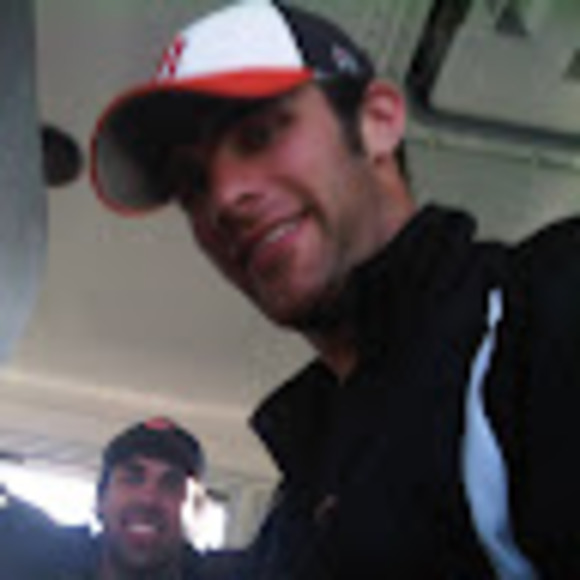 Profile Picture of Zan Favero (@zanfavero) on Poshmark