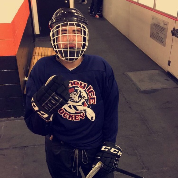 Profile Picture of Thomas Sanchez (@tommy87) on Poshmark