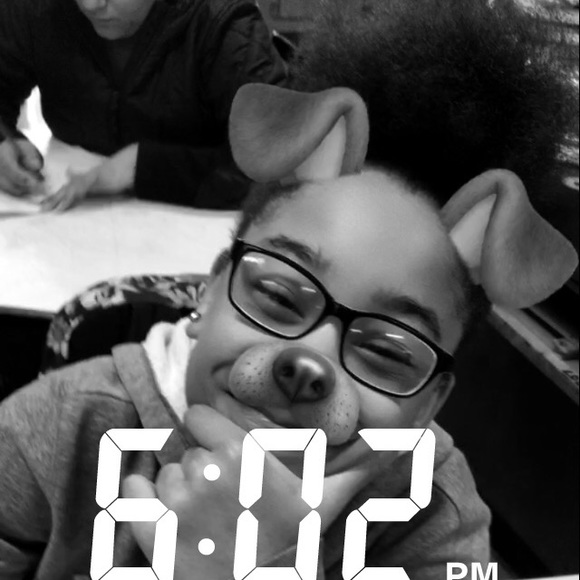 Profile Picture of Ariel Neysmith (@its_ari_) on Poshmark