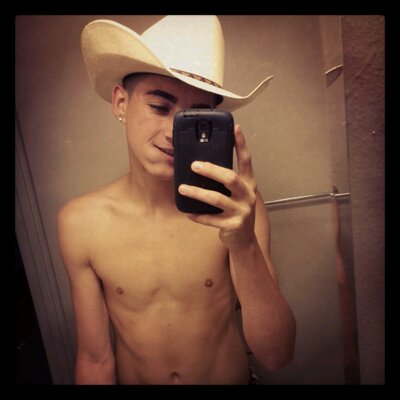Profile Picture of Jordan McCraw (@flawdaboy343) on Twitter
