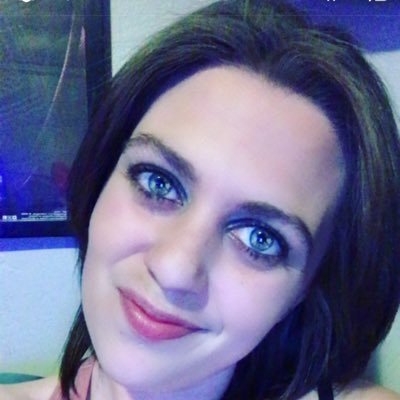 Profile Picture of Amanda Vandyke (@avandyke93) on Twitter