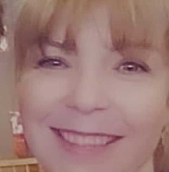 Profile Picture of Cheryl Oglesby (@cherylcoolsp) on Poshmark