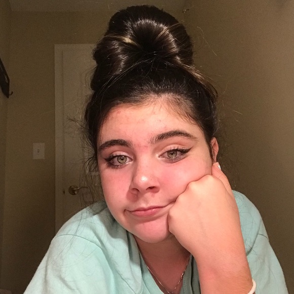 Profile Picture of Jolene Roddy (@dangarjo1) on Poshmark