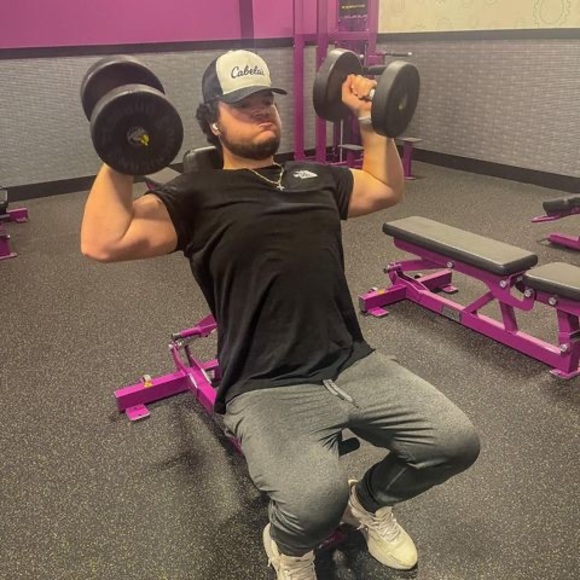 Profile Picture of Dylan Sneed (@dsneed2001) on Poshmark