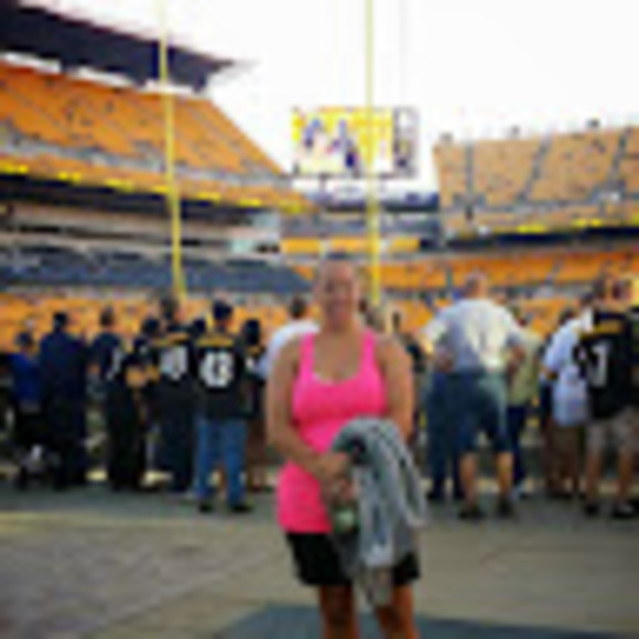 Diana Efthimiades - Poshmark Profile Picture of Diana Efthimiades (@bowlingmamof6) on Poshmark