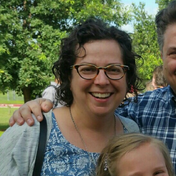 Profile Picture of Sandy Schiff (@sews11) on Poshmark