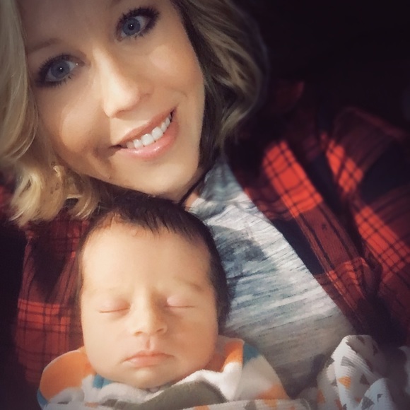 Profile Picture of Courtney Poskin (@cposk) on Poshmark