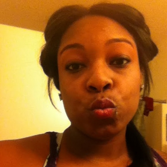 Profile Picture of Ciera Thompson (@cierathompson) on Poshmark