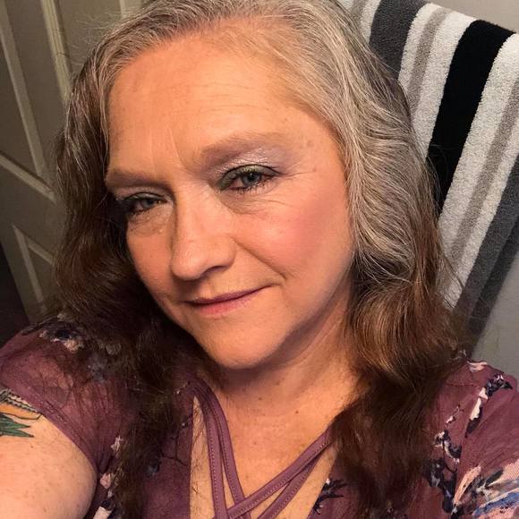 Profile Picture of Julianne gines Larmay (@sillyjulie) on Poshmark