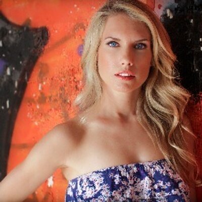 Profile Picture of Lindsey Case (@LindseyCase18) on Twitter