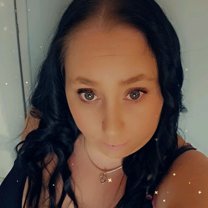 Profile Picture of 🩶 vicky 🩶 (@vickyleese) on Tiktok