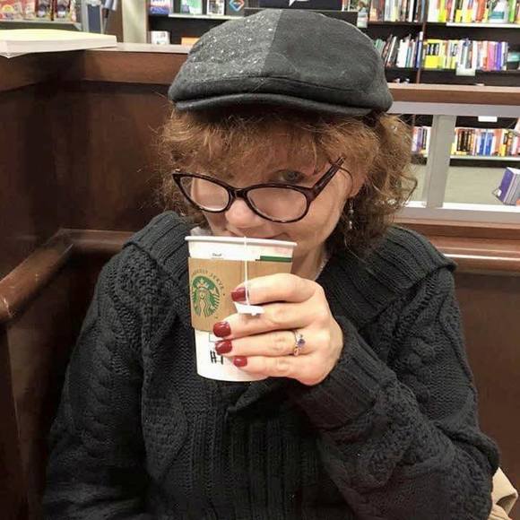 Profile Picture of Angela Wellbaum (@afaroutrn) on Poshmark