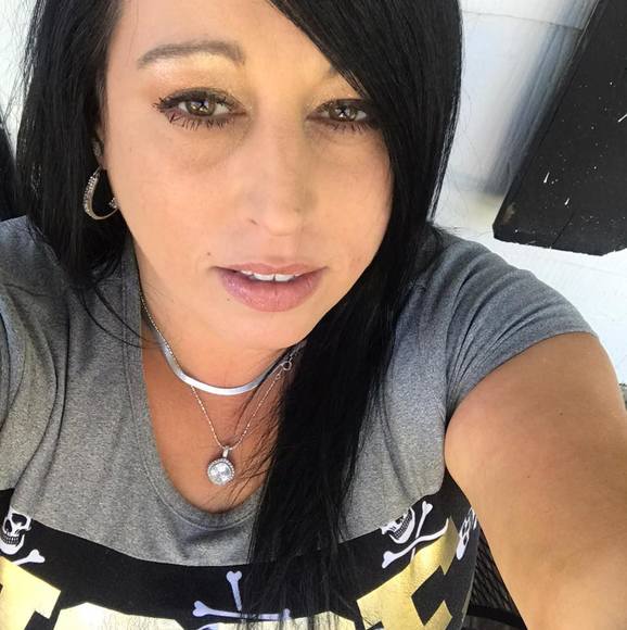 Profile Picture of Dshea Favazza (@sheafavazzabug) on Poshmark