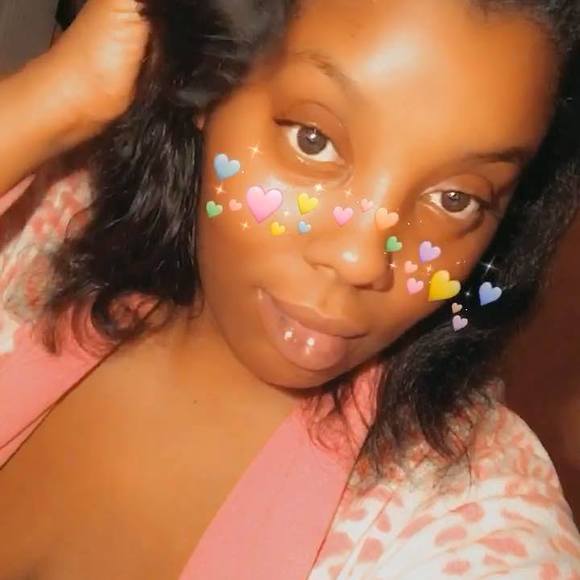 Jojo Santos - Poshmark Profile Picture of Jojo Santos (@jahouda01) on Poshmark