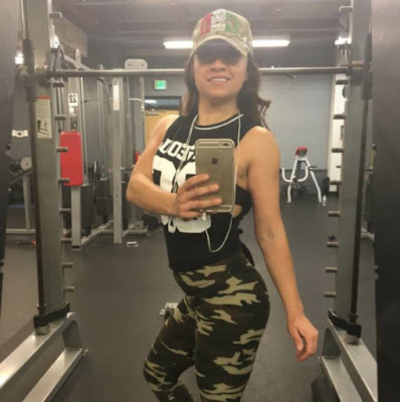 Profile Picture of Francis fitnessgirl herrera aleman Aleman (@francisa237) on Poshmark