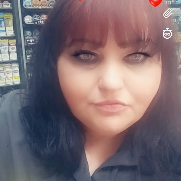 Profile Picture of Pamela Powers (@hartpamela25) on Poshmark