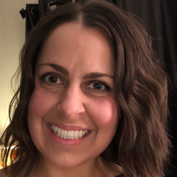 Profile Picture of Annie Metrik (@metrikan) on Poshmark