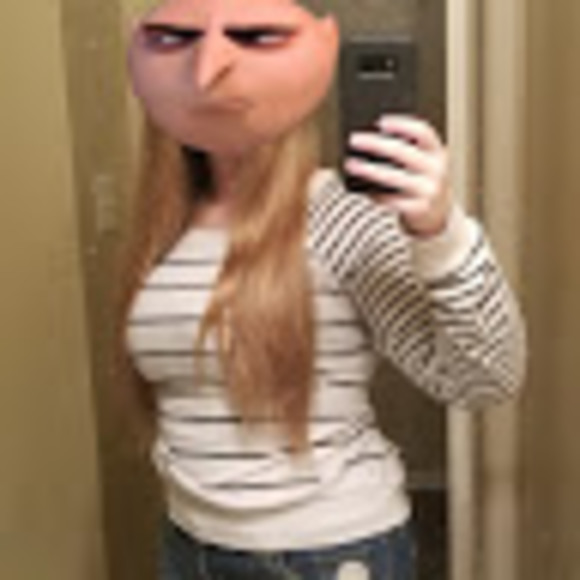 Profile Picture of Ashlee Roberts (@ashsierra323) on Poshmark