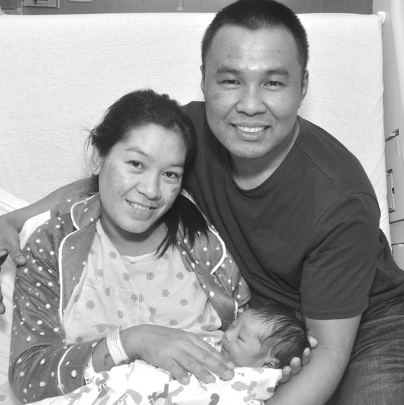 Profile Picture of Dollar Khaing (@dolarkhaing) on Poshmark