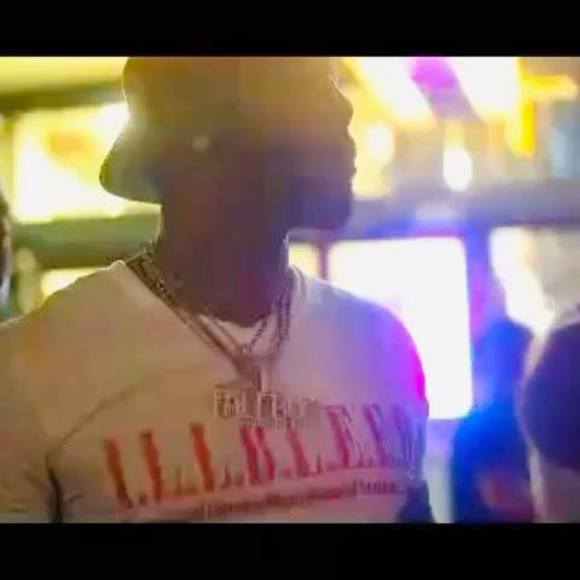 Profile Picture of Kenric Truitt (@coldazice19) on Poshmark