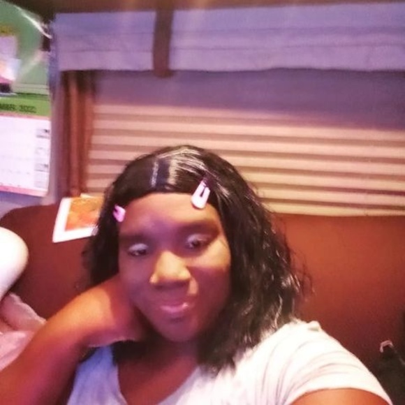 Profile Picture of Cassandra Brock (@cassandrabro516) on Poshmark