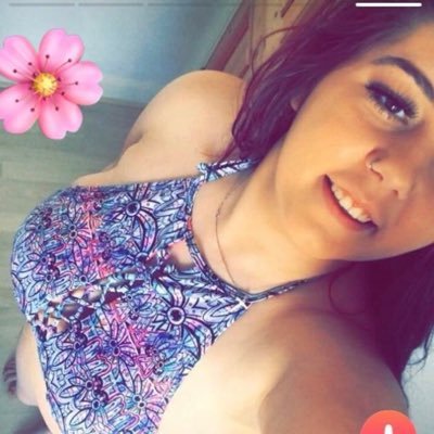 Profile Picture of Tilly Clark (@TillyoxHand) on Twitter