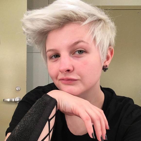 Profile Picture of Abbie Barneycastle (@abarneycastle) on Poshmark