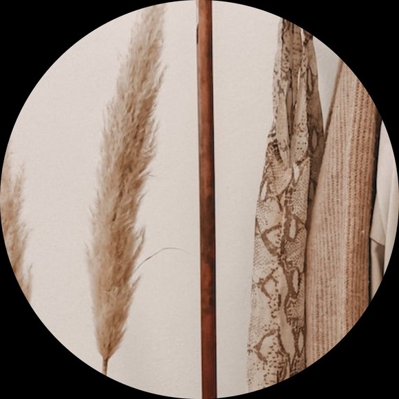 Katey Edens - Poshmark Profile Picture of Katey Edens (@kateyedens) on Poshmark