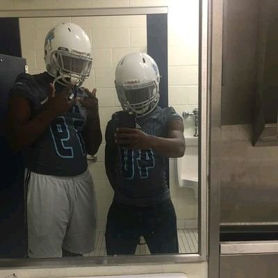 Profile Picture of Leon Small (@LeonSmall15) on Twitter