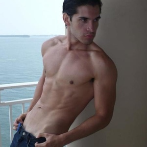 Profile Picture of Miguel Ovalles (@miggzmania) on Myspace